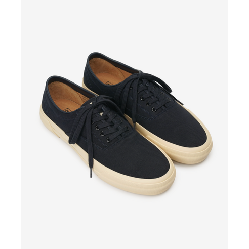 킨치 x 브론슨 콜라보 데크: 깊고 푸른 밤의 서사를 담아내다 킨치브론슨