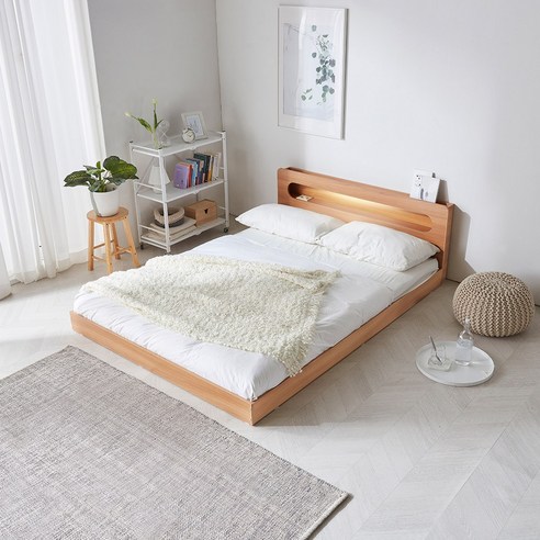 현대적이고 심플한 디자인의 침대
