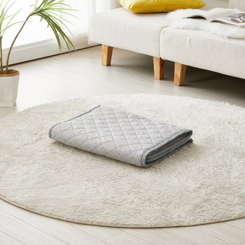 한일 카본 탄소매트 전기요장판 라이트그레이는 효과적인 난방 솔루션으로서 안전하고 편리한 사용성을 제공합니다.