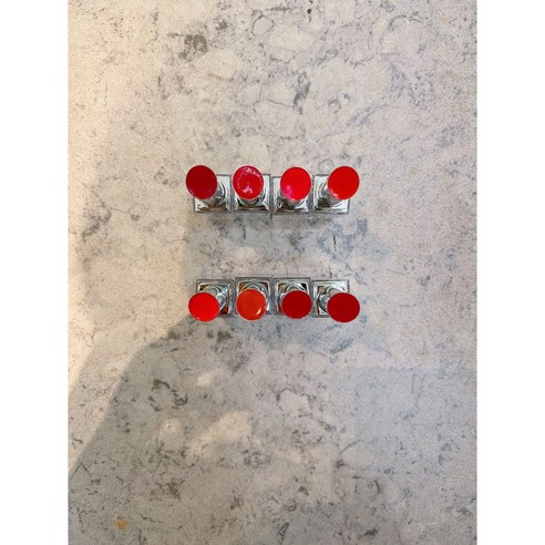 촉촉하고 생기 넘치는 입술을 연출할 수 있는 립밤