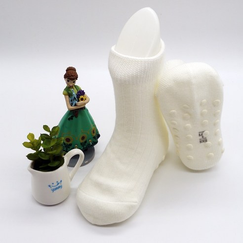 발가락보따리 미끄럼방지 양말로 우리 아이 첫 걸음마 안전하게!