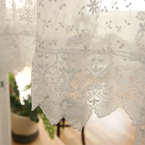 섬세한 레이스의 향연, [우리앤데코] 가든 레이스 자수 가리개 커튼으로 공간에 감성을 더하다 자수커튼