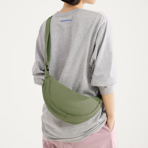 애드에딧 초경량 젤리 생활방수 미니 반달 크로스백