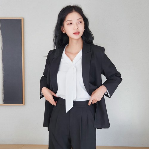 아이아이지아블라우스