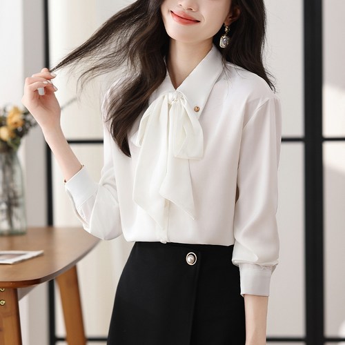 아이아이지아블라우스