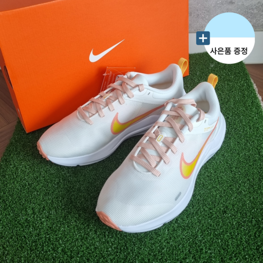 [국내매장정품] 나이키 NIKE 여성 편하고 가벼운 러닝화 데일리 운동화 스니커즈 다운쉬프터12 써밋화이트 SEDSWH 사은품증정