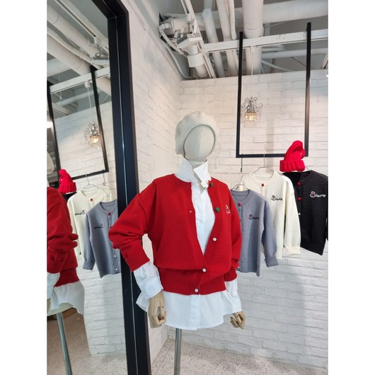 [반다리] [40% 추가세일] 하트단추 라운드 기본 가디건