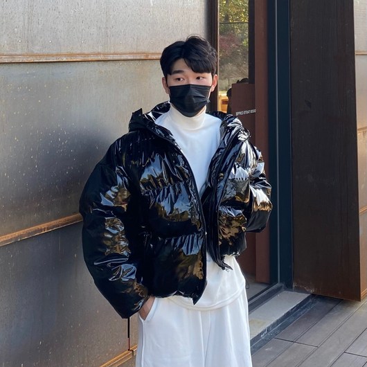 근원 후드 웰론 유광 패딩