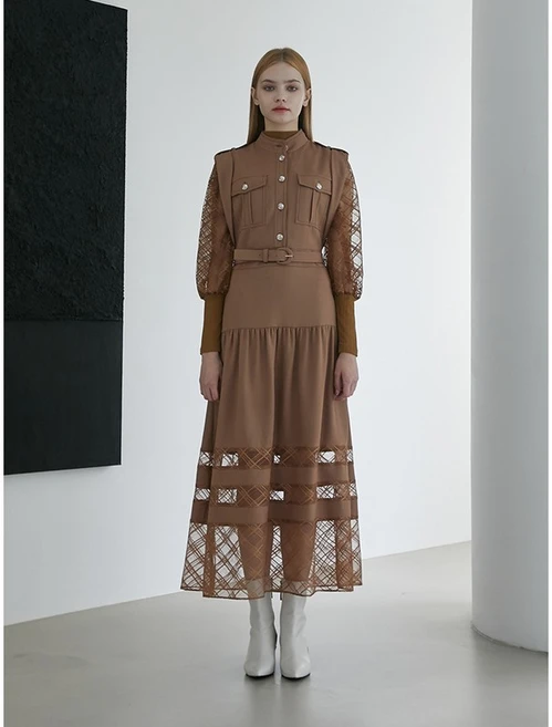 에고이스트 베이지 하이넥 포켓 장식 원피스 EM3WO862