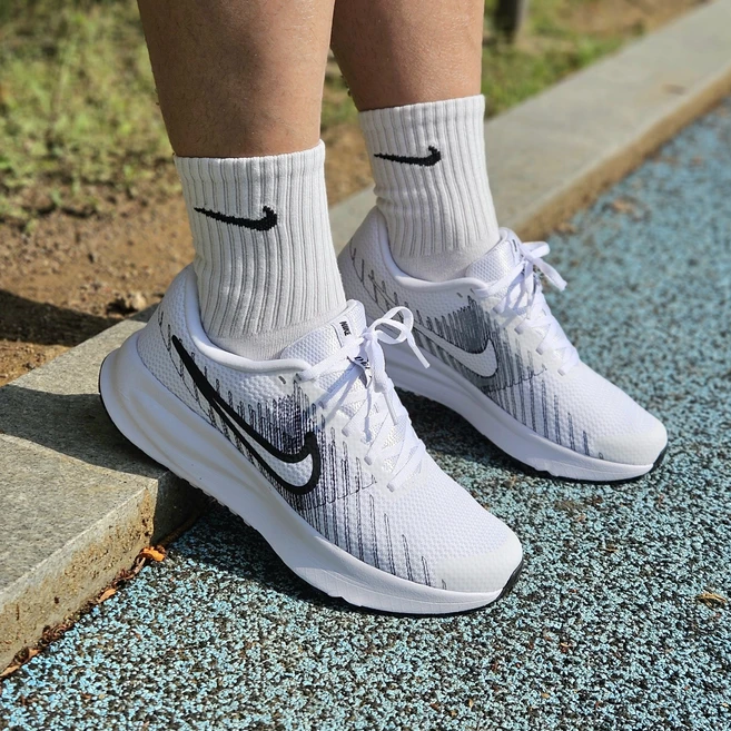 나이키 런닝화 남성 런 디파이 발편한 경량 운동화 가성비 입문용 쿠션 워킹화