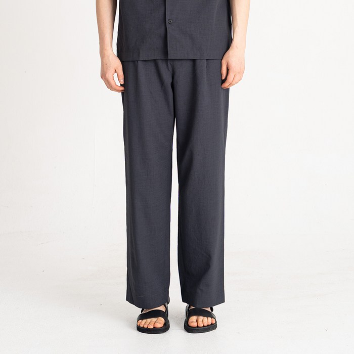 킨록바이킨록앤더슨 남성용 세미와이드 텍스처드 원 턱 팬츠