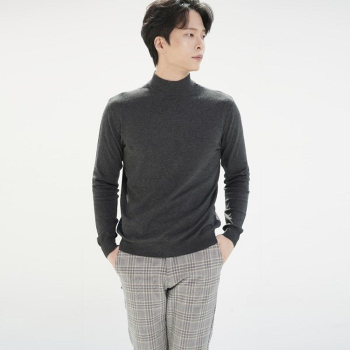 By파크랜드 엔디프 차콜 소프트 카라멜 하프넥 니트 스웨터.GWH21401 대표 이미지 - 남자 여름 니트 추천