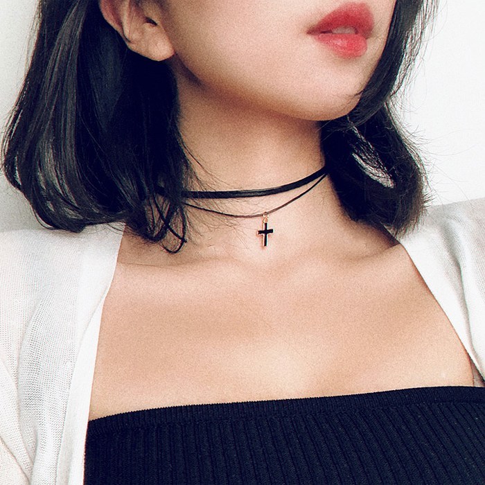 일호장신구 골드라인 십자가 두줄 초커 초커목걸이 국내배송 보관 파우치증정 대표 이미지 - 허벅지 초커 추천