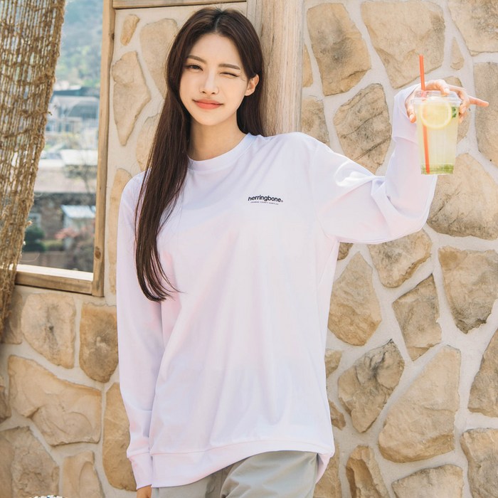 헤링본 남자 여자 맨투맨 래쉬가드 공용 수영복 루즈핏 상의 비치웨어 애슬레저룩 물놀이 RE323 대표 이미지 - 애슬레저 룩 추천