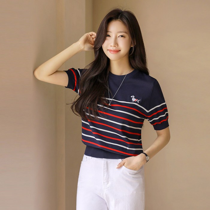 스타일온미 퍼피 자수 배색 패치 비스코스 스트라이프 니트 스타일온미 퍼피 자수 배색 패치 비스코스 스트라이프 니트