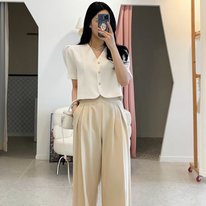 어반룩북 오피스 하객룩 루브핏 하트버튼 세미크롭 자켓