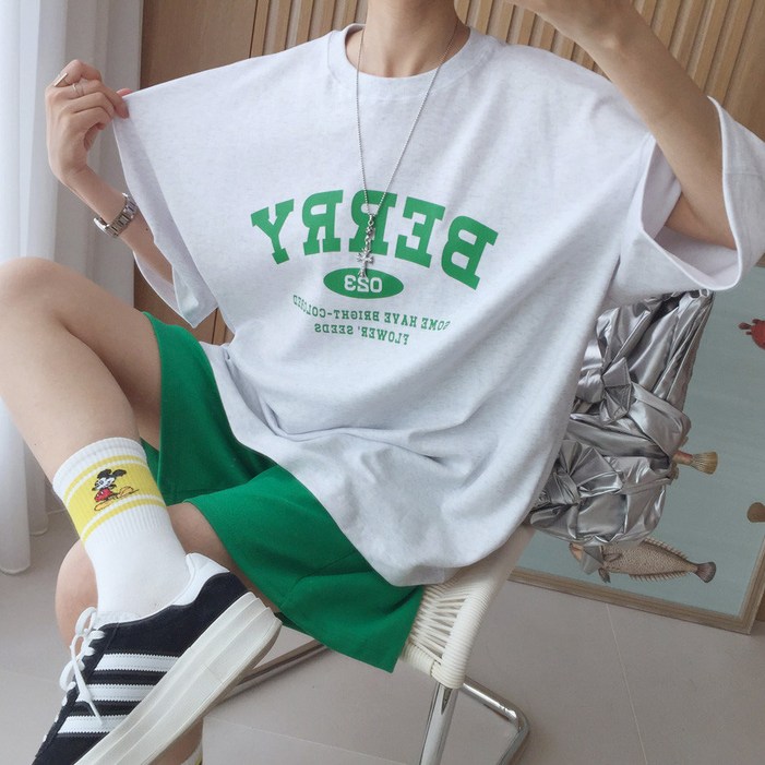 티키타카 영문 컬러 레터링 라운드 반팔티셔츠 밴딩 5부 포켓 반바지 여름 트레이닝세트 4color 티키타카 영문 컬러 레터링 라운드 반팔티셔츠 밴딩 5부 포켓 반바지 여름 트레이닝세트 4color