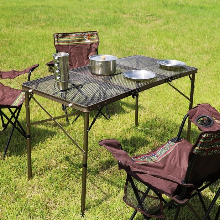 커스커즈 아이언 메쉬 3단 테이블