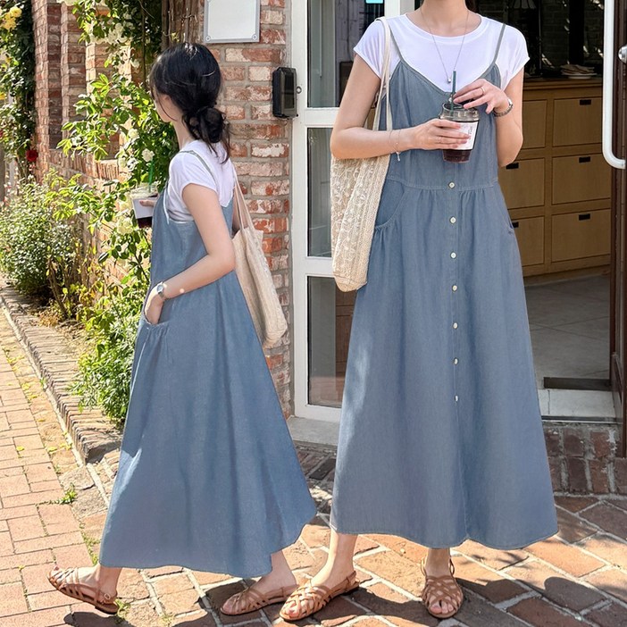 데일리앤 런즈 브이넥 데님 뷔스티에 플레어 청 멜빵 롱 원피스 여름 휴양지