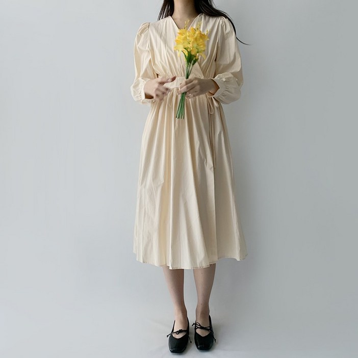 [오버핏] 데이지클로젯 마리나 브이넥 루즈핏 긴팔 롱원피스 / 봄 가을 무지 심플 랩원피스 리본 A라인 플레어 퍼프 셔링 기본템 데일리룩 나들이룩 청순 여친룩