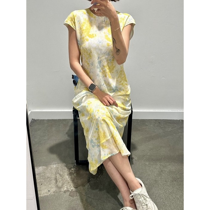 캘빈클라인 25SS 여성 패턴 미디 원피스