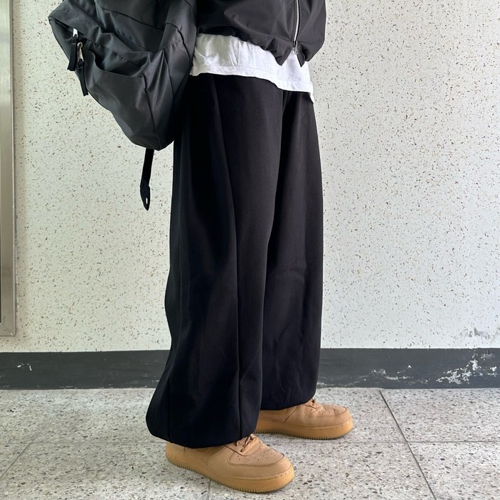 르위 사계절 스웻 벌룬 팬츠 사이드 디테일 밑단 밴딩 조거 츄리닝