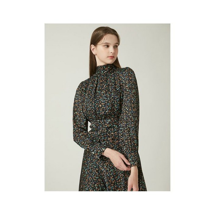 모조에스핀 백 리본 포인트 블라우스 MXJ233MSC106 374347