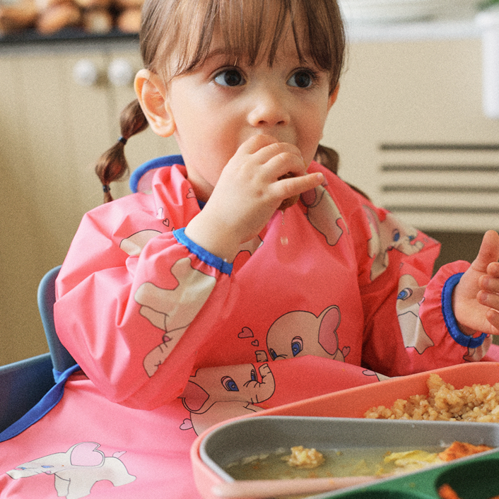 오우아스튜디오 자기주도 이유식 턱받이 식탁일체형 2way 지퍼형