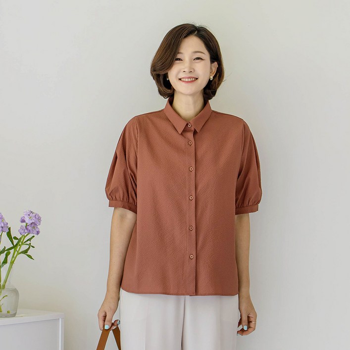 김여사 구김없는 지지미 카라 블라우스 브랜드 중년여성 엄마옷 4060의류 브랜드 40대 50대 60대 여사옷 마담 패션 오늘 룩 데일리 하객 오피스 패션 추천
