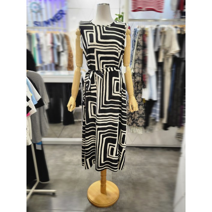 밸리걸 벨티드 패턴 민소매 롱 원피스 821271