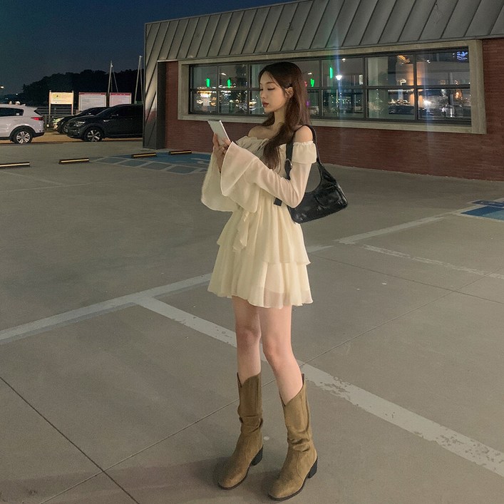 워너비뮤즈   여리끝판왕발레코어룩  프릴 오프숄더 미니 원피스