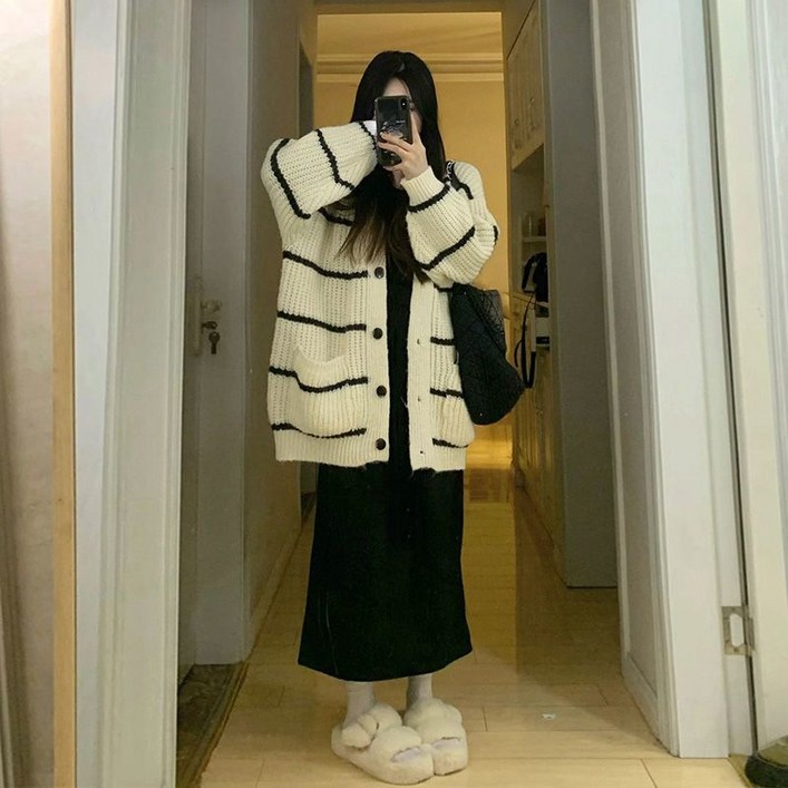가을 루즈핏 스트라이프 니트 가디건블랙 원피스 투피스