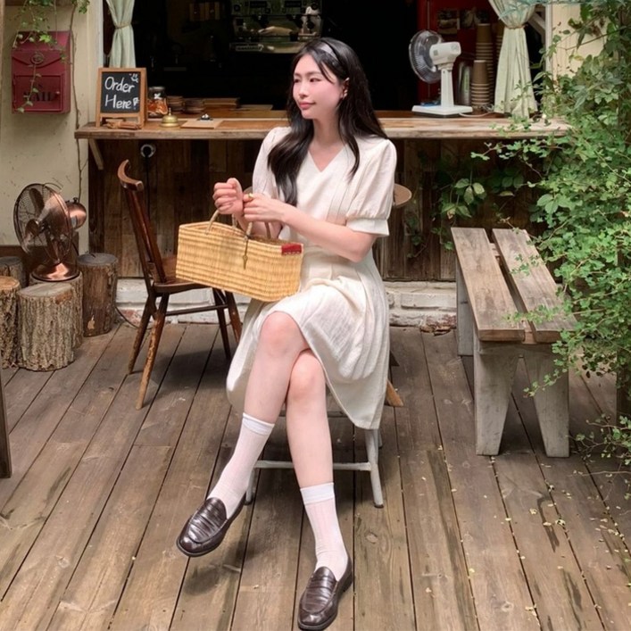 어다울 Volume v neck mini dress - ivory