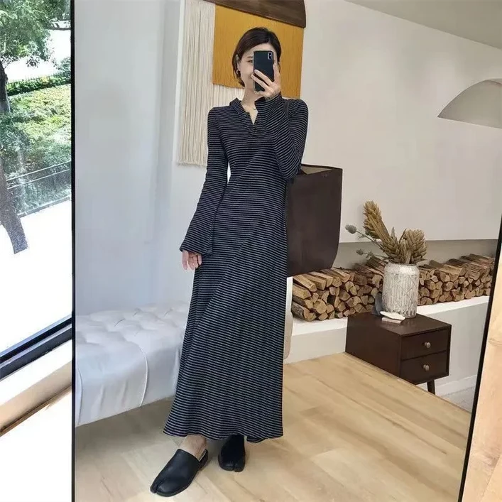 BLACK K7 슬림핏 스트라이프 후드 원피스 여자 데일리 긴팔 이너 롱스커트