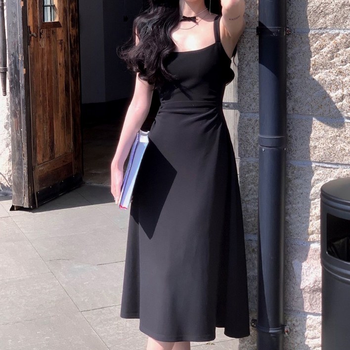 모이르벨라 사이드 셔링 스퀘어넥 민소매 롱 원피스 O2630117