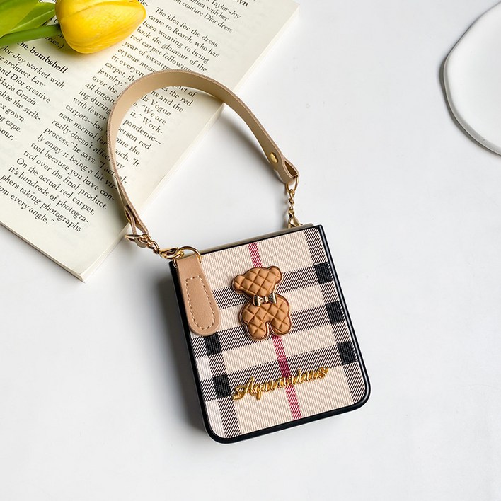 ARUM 브라운곰돌 스트랩 z플립 케이스 3 4 5 6 7 삼성 제트 플립 케이스 z플립케이스 추천 예쁜