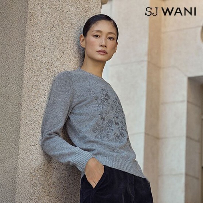SJ와니 자수 니트 풀오버 1종런칭 가격 129900원
