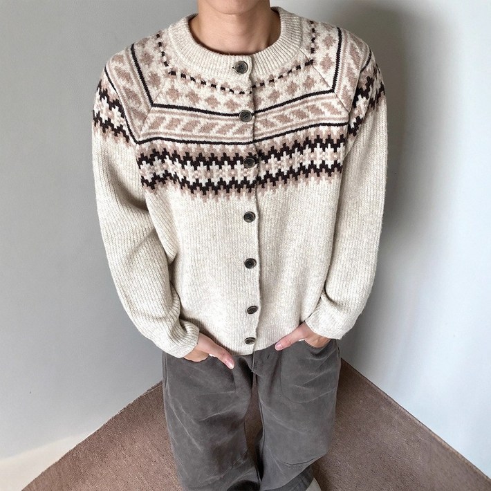 남성 겨울 노르딕 패턴 니트 버튼 가디건 라운드넥 루즈핏 미디기장 데일리 캐주얼 아우터