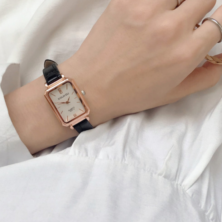 레트로 소형 미니 여자 중학생 손목시계 여학생용 패션용 캐쥬얼 블링블링 팔찌 워치 라운드 여친 선물