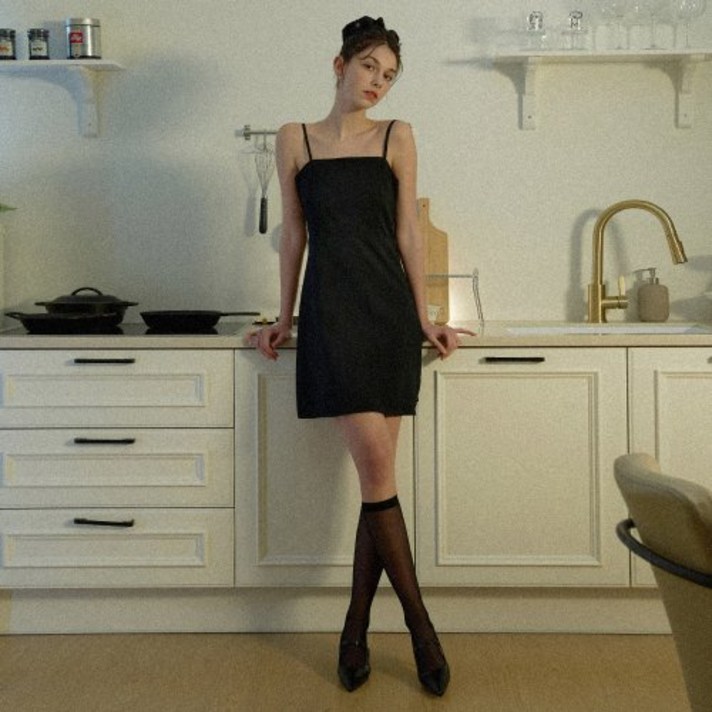ADAUL 헤이지 플라워 패턴 미니 원피스  블랙