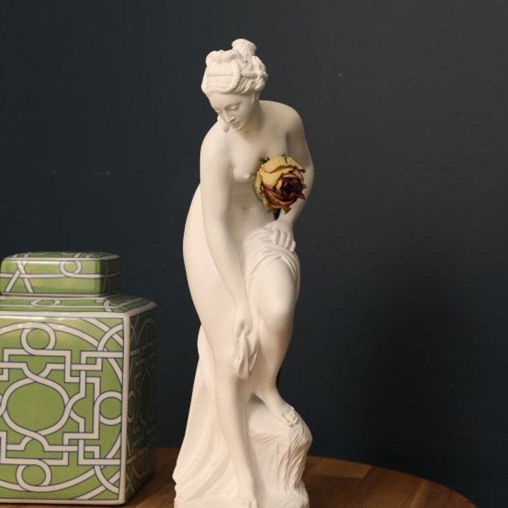 PAPERGARDEN 목욕하는 비너스 여인 조각상