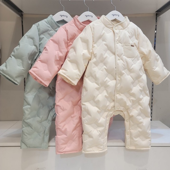 [아가방]강남점*심플 깔끔  털빠짐 없는 무봉제 다운 우주복/따뜻하고 편안하게 입을수있는 방한 우주복/솜털80/깃털20