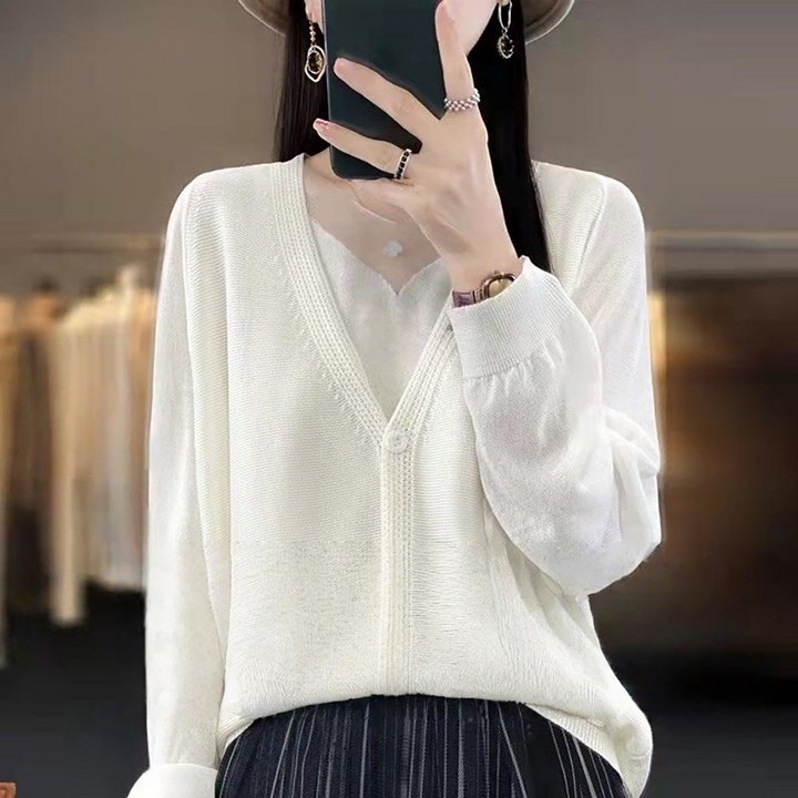 ROYALBELLE 여성 브이넥 가오리 소매 루즈핏 캐주얼 데일리 버튼 긴팔 자외선차단 가디건 V01030911
