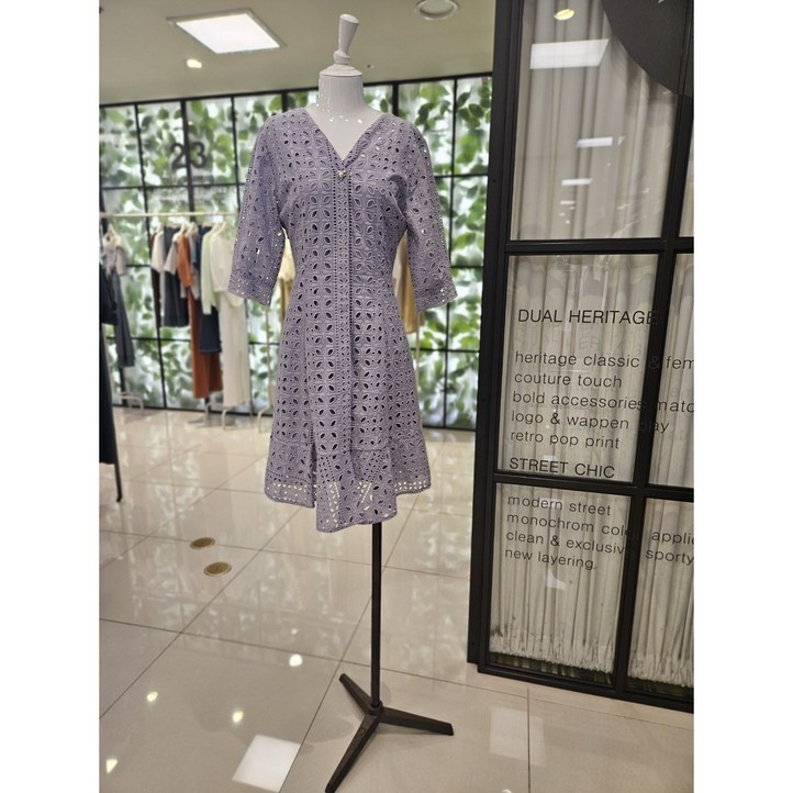 듀엘 DEWE 슬림한 펀칭 원피스 d232mse051  NC일산
