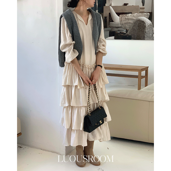 루어스룸 폴리 캉캉 에스닉 오버핏 프릴 브이넥 긴팔 여리핏 롱원피스2color