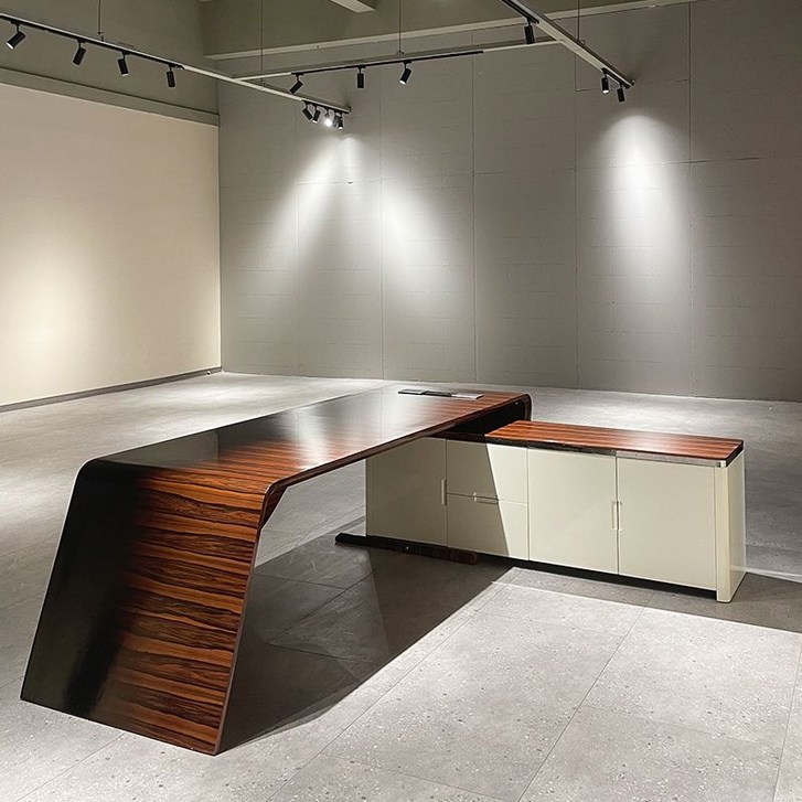 대표 책상 고급 서재 회장님 변호사 회장 임원 CEO 테이블, 사이드 캐비닛이 있는 2.4m 책상