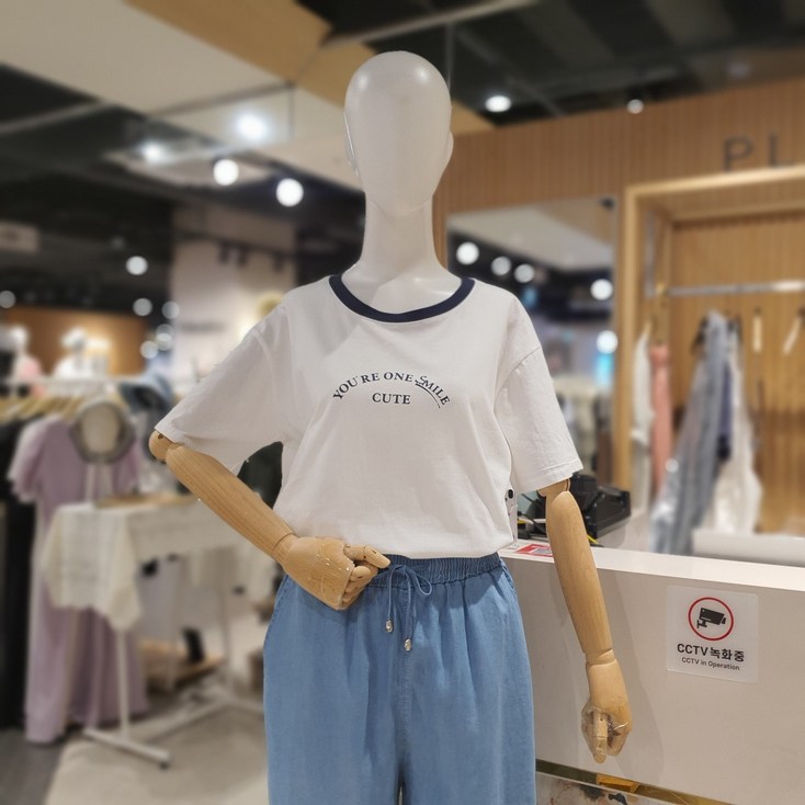 플라스틱아일랜드배색 레터링 티셔츠 XB3T1R7