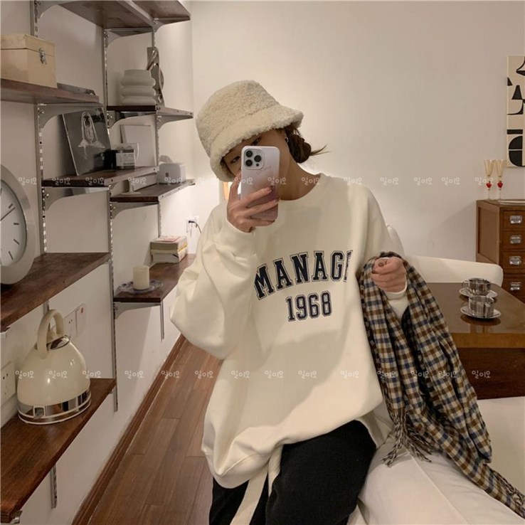 일이오 여성 봄 가을 마리지 레터링 오버핏 맨투맨