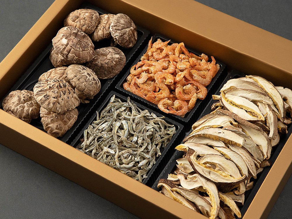 몸애조화 국내산 흑화고 버섯 건어물 혼합 선물세트, 190g, 1세트 - thumb image